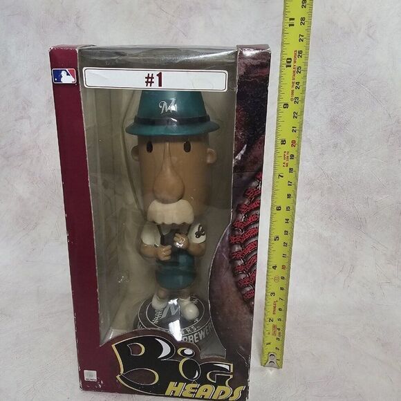 Milwaukee Brewers Forever Styles Legends of the Diamond Bobblehead - Picture 2 of 7